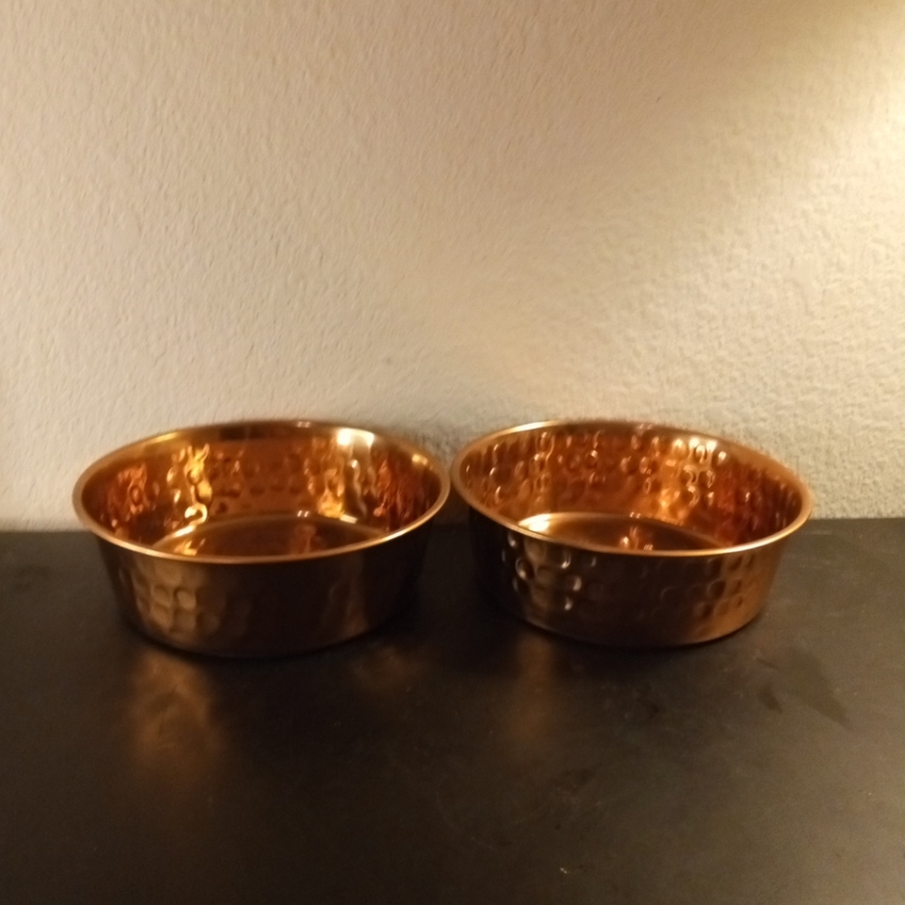 GORGEOUS NEW Pair of 7.5" Boots & Barkley Hammered Copper Bowls.